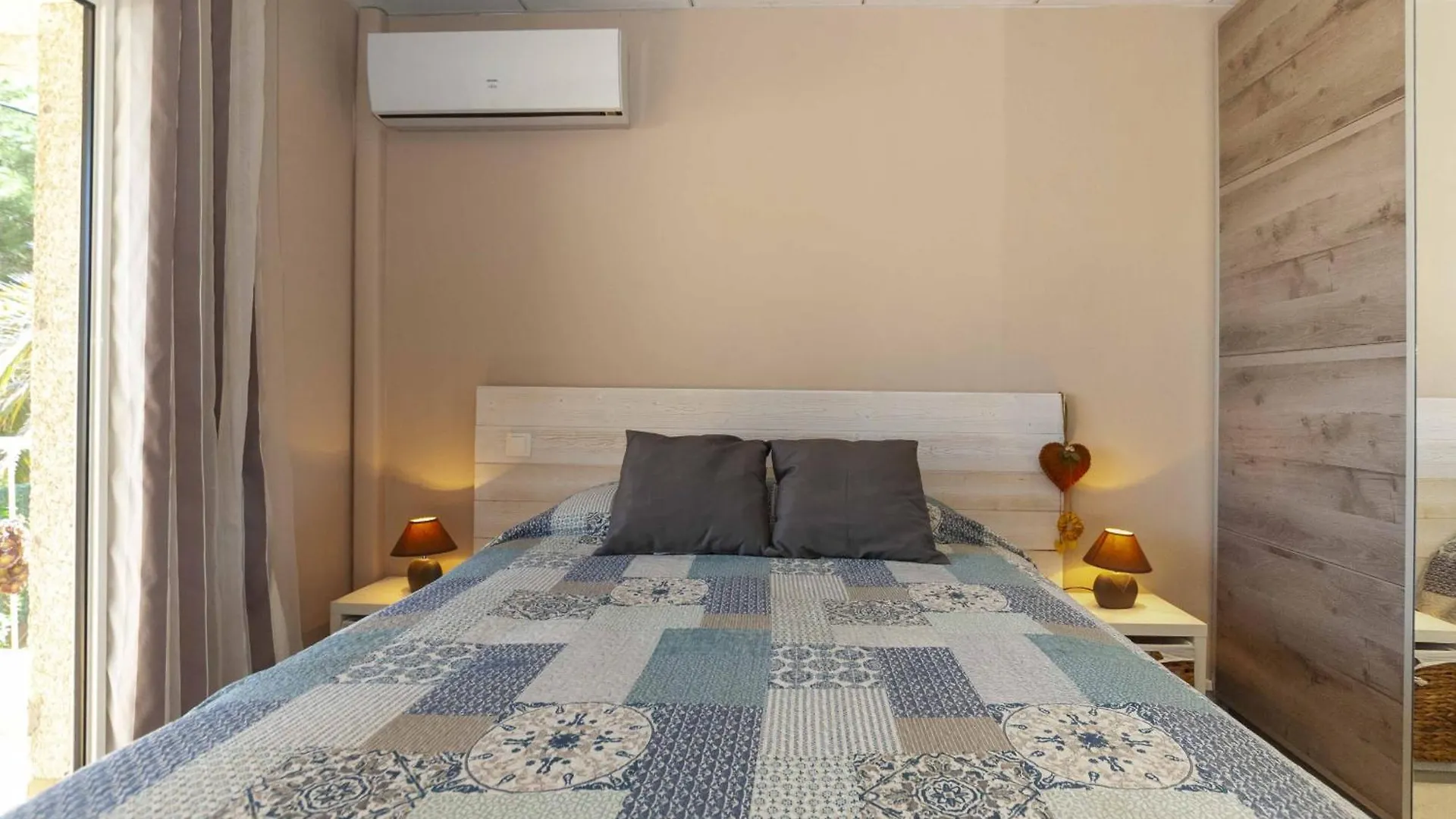 1233 Vila Neus Con Piscina - Apivend Immo 로지즈 0*,  스페인